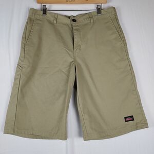 Dickies W34 Khaki Work Shorts – Relaxed, Durable Poly-Cotton Blend
